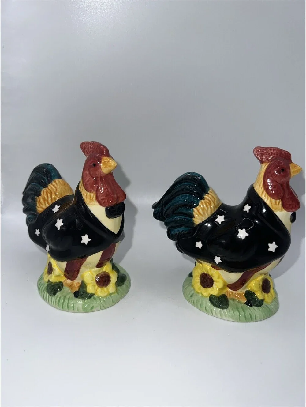 Salt & Pepper Shakers Chickens 3.5x3.75